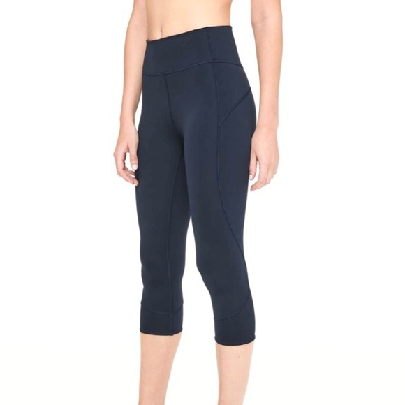 Lululemon In Movement Crop 19”, EUC - Picture 1 of 5